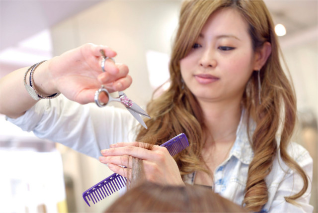 美容院でカット・カラーを依頼するなら【エイジェンヌ】